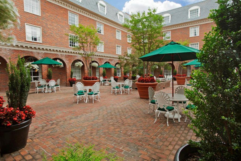 Williamsburg Hospitality House Hotel ภายนอก รูปภาพ